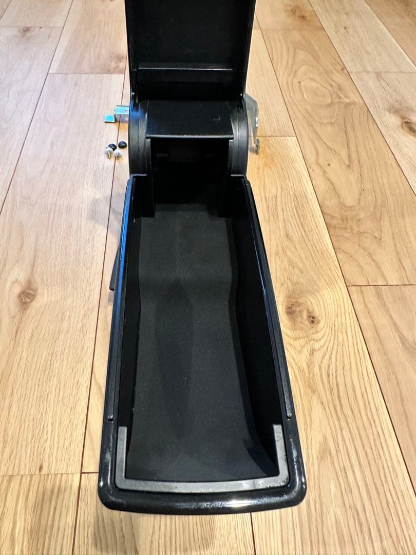 デミオ MAZDA2 純正アームレスト 肘置き 取付部品有り