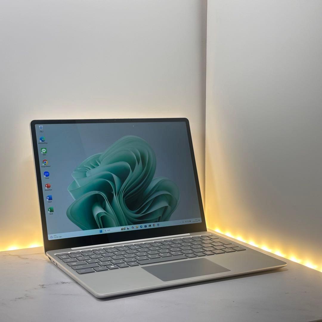 【準新品】Surface Laptop Go2 Corei5/8/256