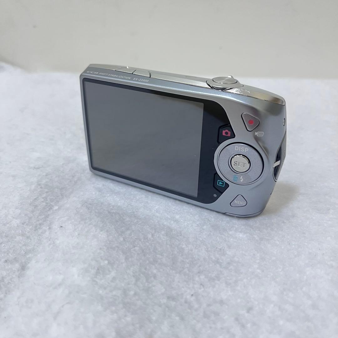 CASIO Exilim コンパクトデジタルカメラ シルバー EX-Z2000
