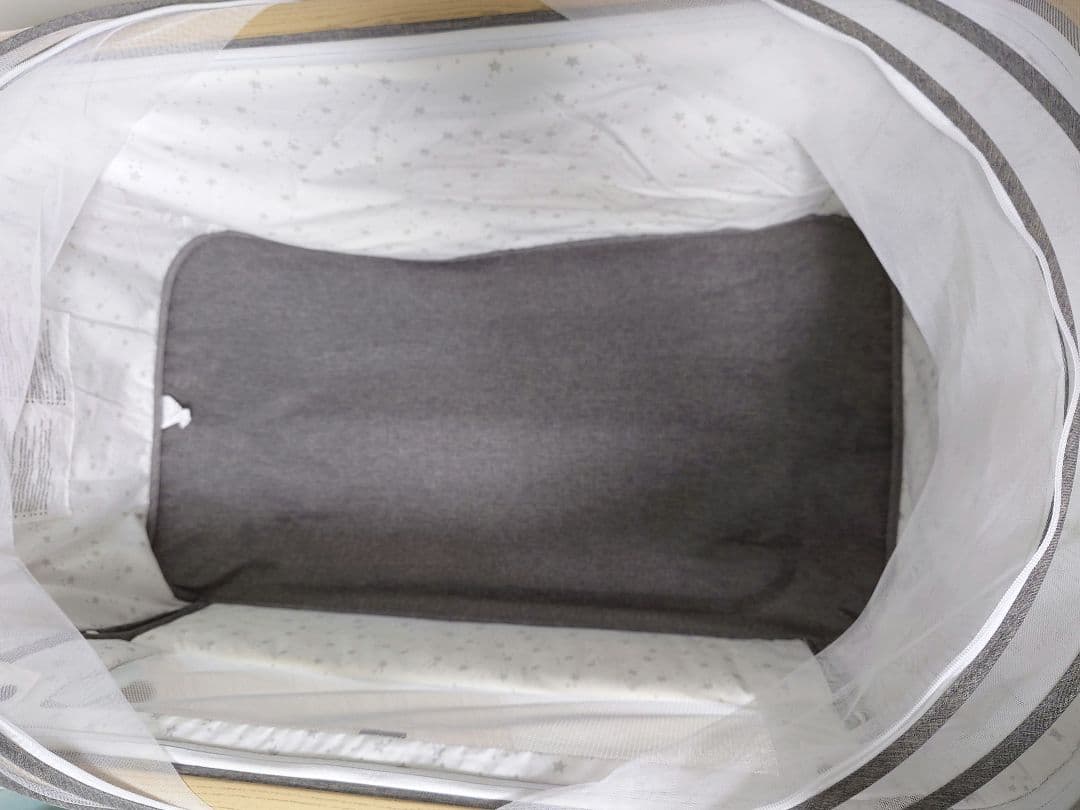 【最終値下げ】HZDMJ キャスター付 ベビーベッド 折りたたみ グレー