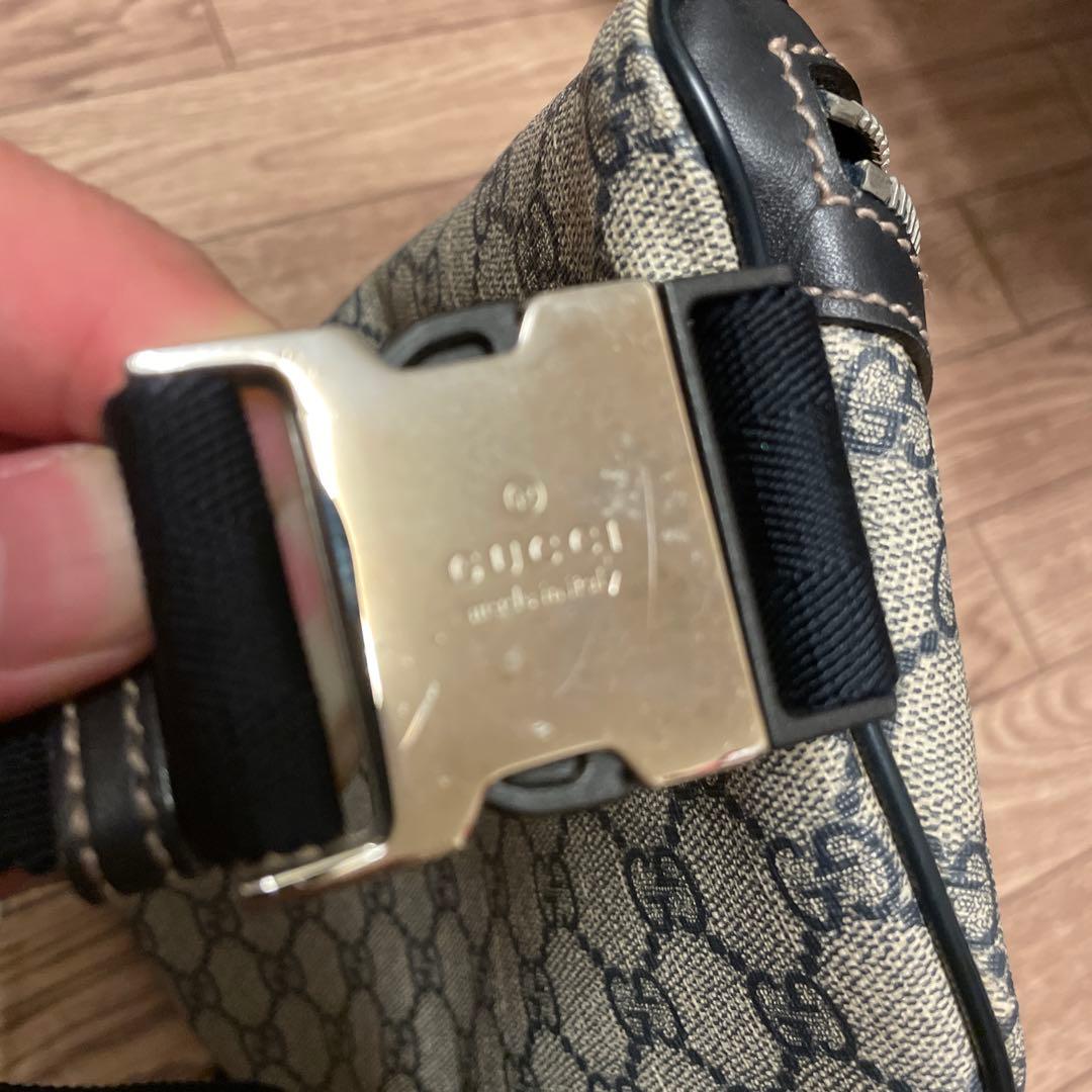 GUCCI GGキャンバス ボディバッグ