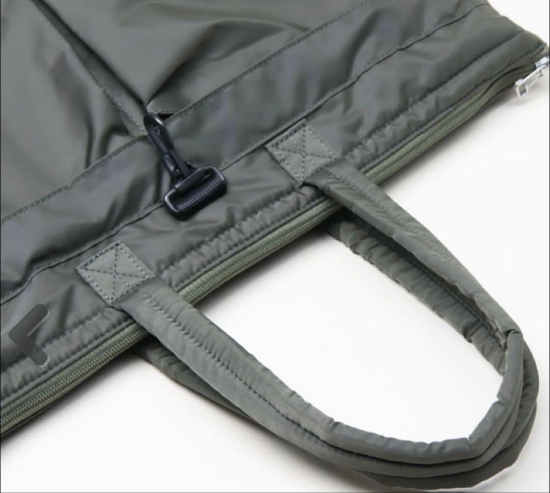 【美品】ヤエカ　ヘルメットバッグ カーキ