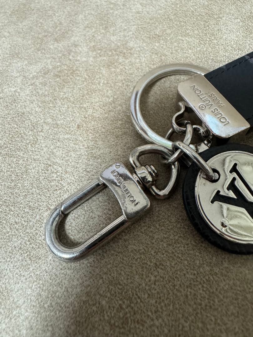 ルイヴィトン ポルト クレ・ネオ LV クラブ キーホルダー M80237