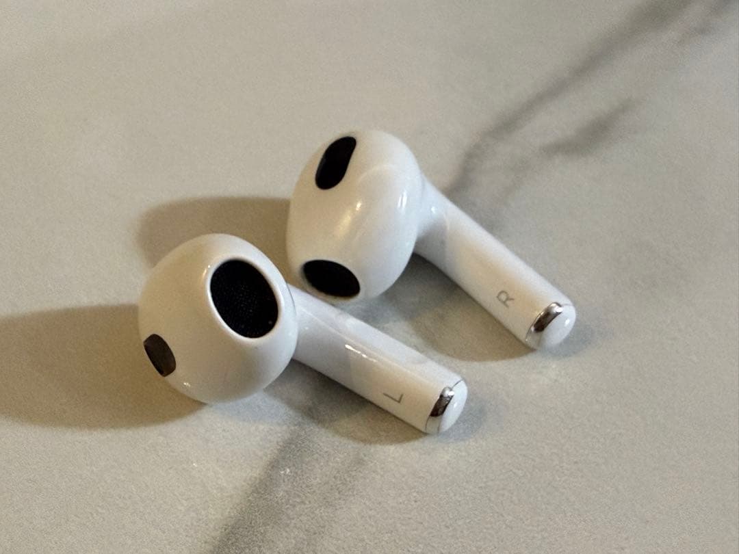 Tran Duy Bao Apple AirPods 本体　第3世代