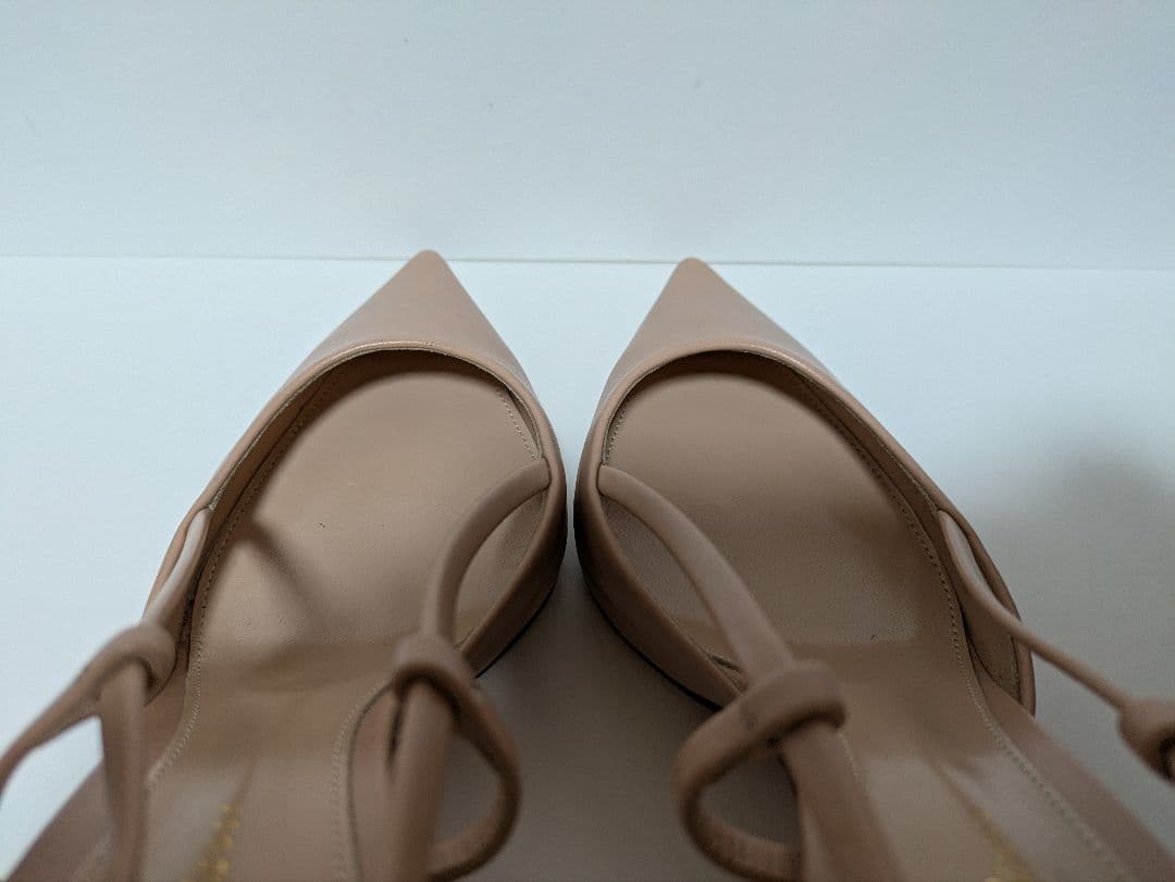 ジャンヴィト・ロッシ　Gianvito Rossi バックストラップパンプス