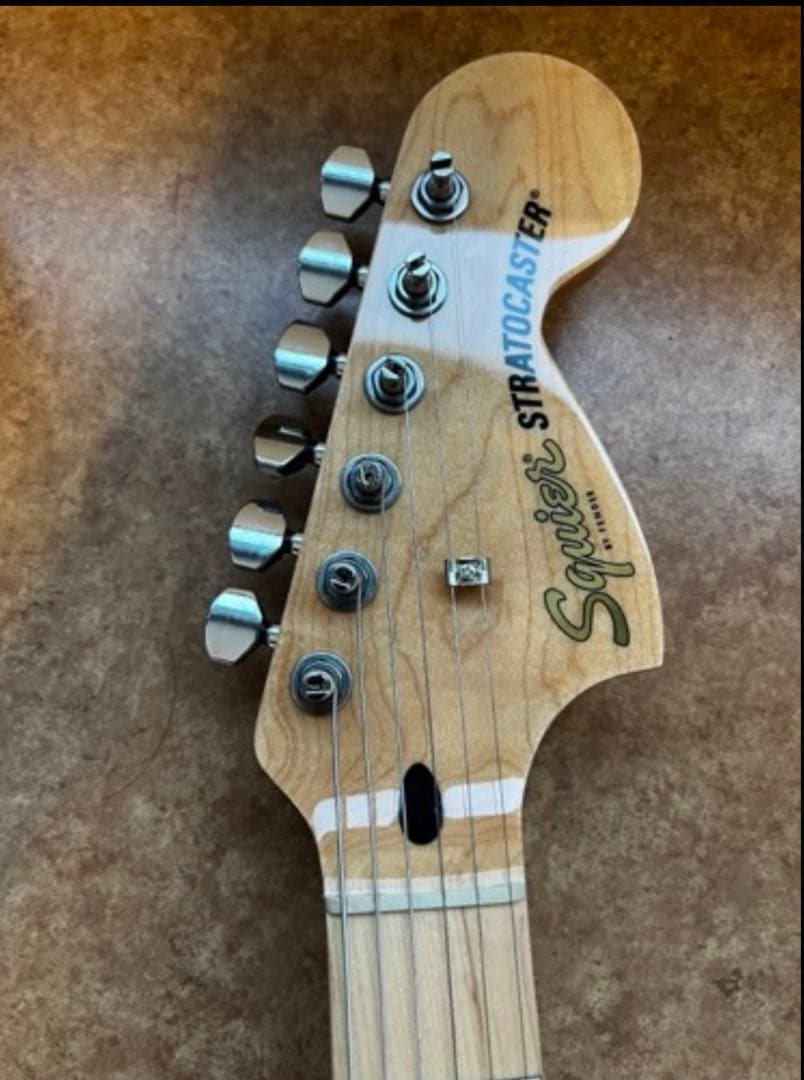 Squier Stratocaster エレキギター