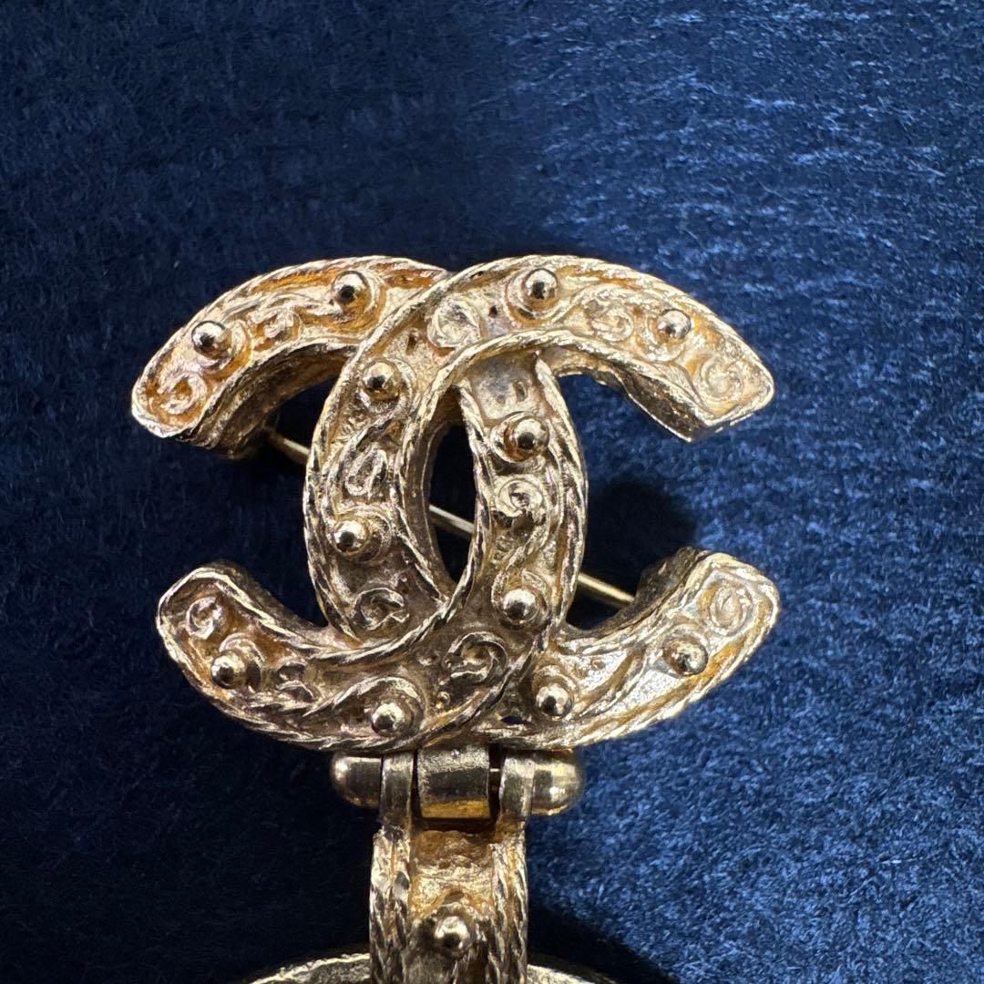 CHANEL シャネル　ココマーク グリポア ラウンド スイング ブローチ 94