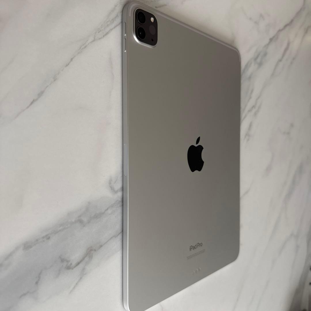 iPad Pro 第4世代11インチWi-Fiモデルシルバー128GBおまけ付き