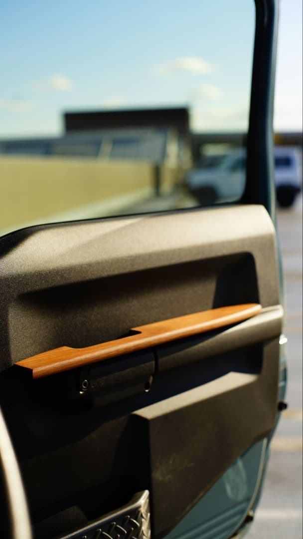 ジムニードアアームレスト極み jb64 jb74