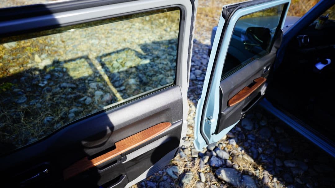 ジムニードアアームレスト極み jb64 jb74