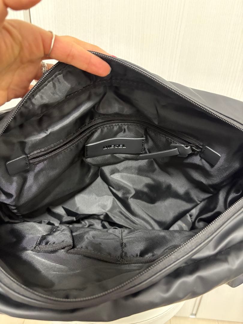 DIESEL ブラック ボディバッグ新品未使用、即発送！