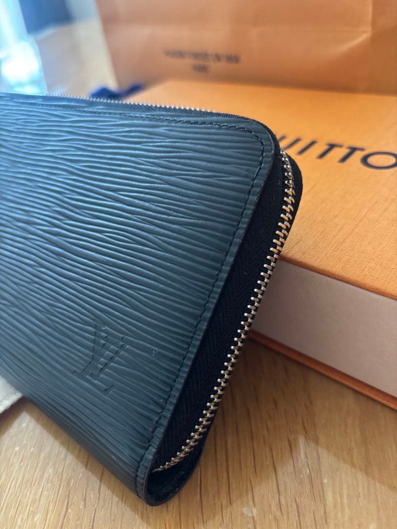 ジッピーウォレットエピ 長財布M61857