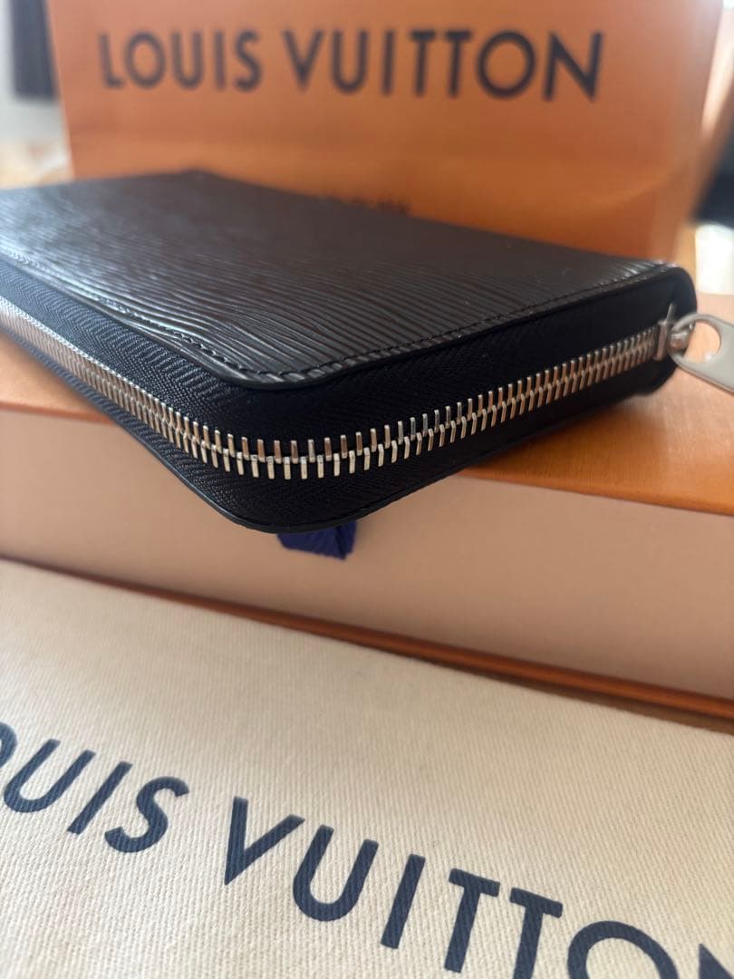 ジッピーウォレットエピ 長財布M61857