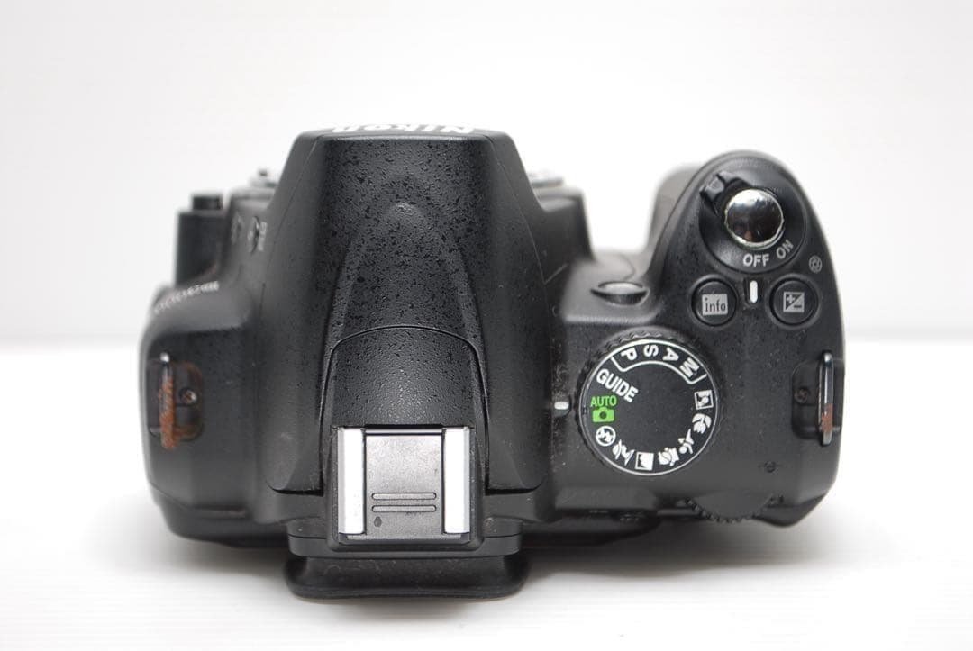 ❤️Nikon D3000❤️ 初心者向け一眼レフ レンズフード付き 美品 格安