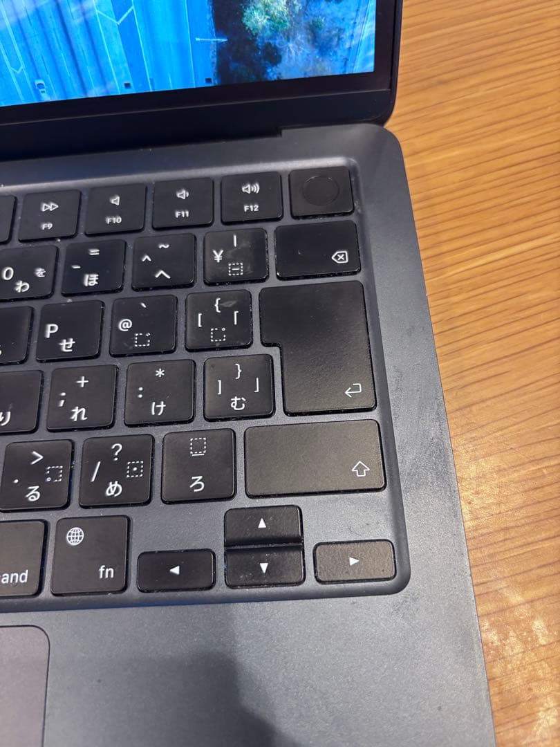 MacBookAir 2022 ミッドナイト M2/8GB 擦り傷アリ
