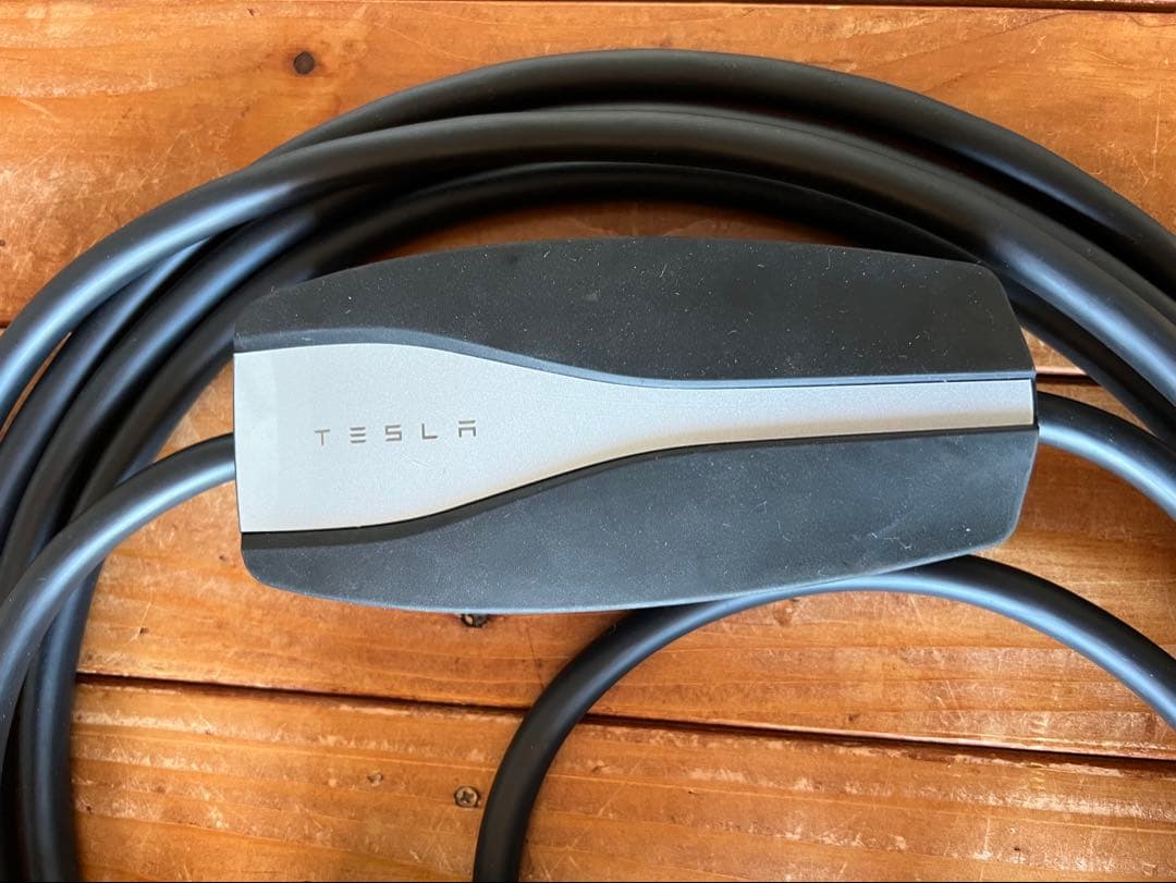 Tesla モバイルコネクター　充電ケーブル　テスラ　純正