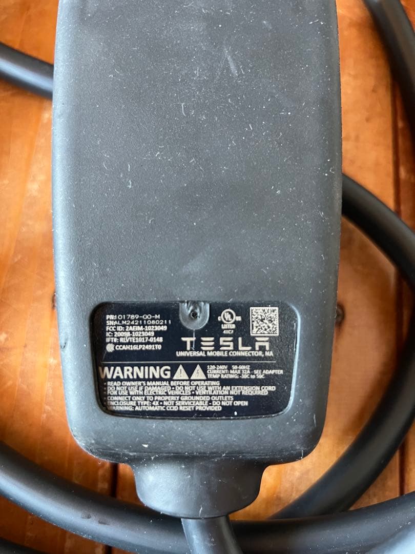 Tesla モバイルコネクター　充電ケーブル　テスラ　純正