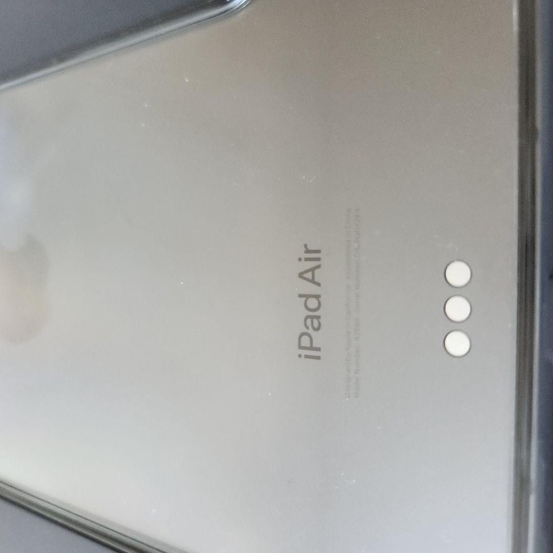 美品 iPad Air A2589 2022年モデル 第5世代 純正ケース付き