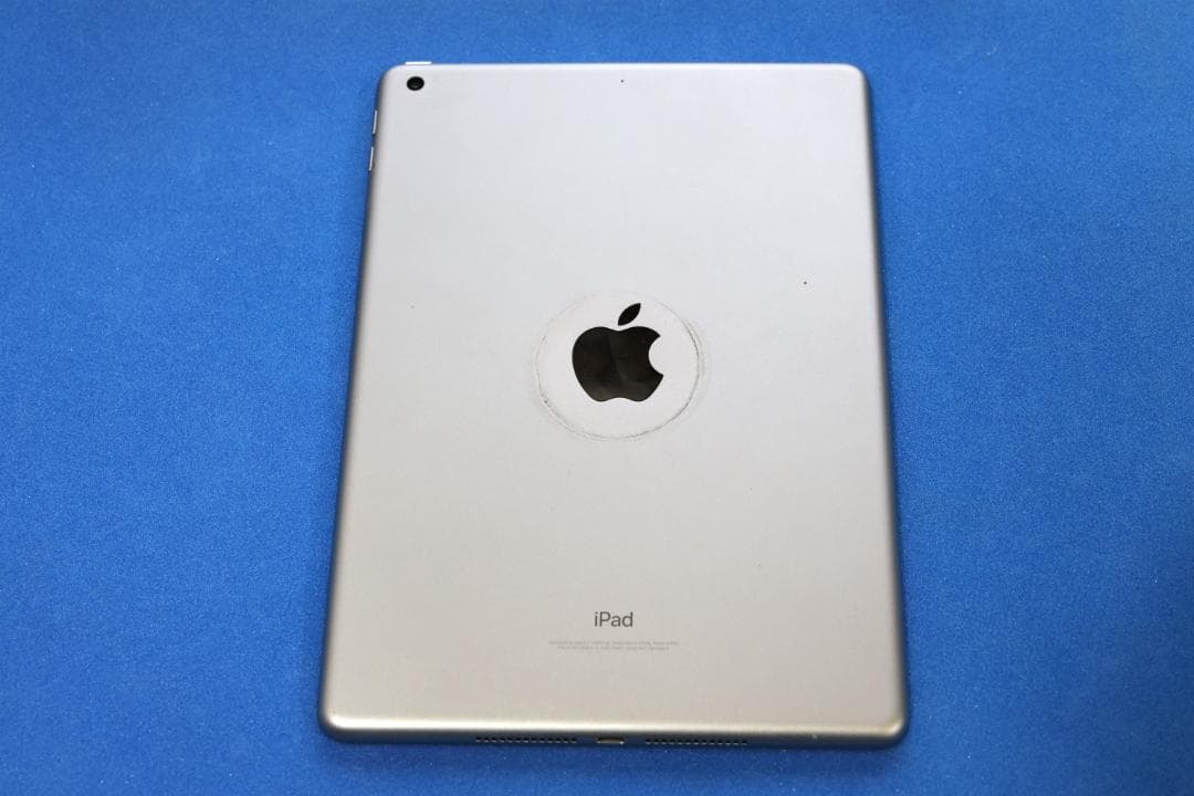 Apple iPad 第5世代 Wifiモデル 32GB ケース付き