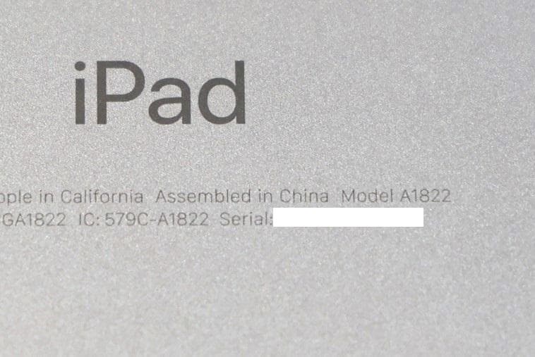 Apple iPad 第5世代 Wifiモデル 32GB ケース付き