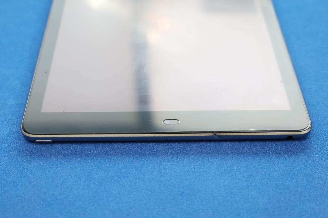 Apple iPad 第5世代 Wifiモデル 32GB ケース付き