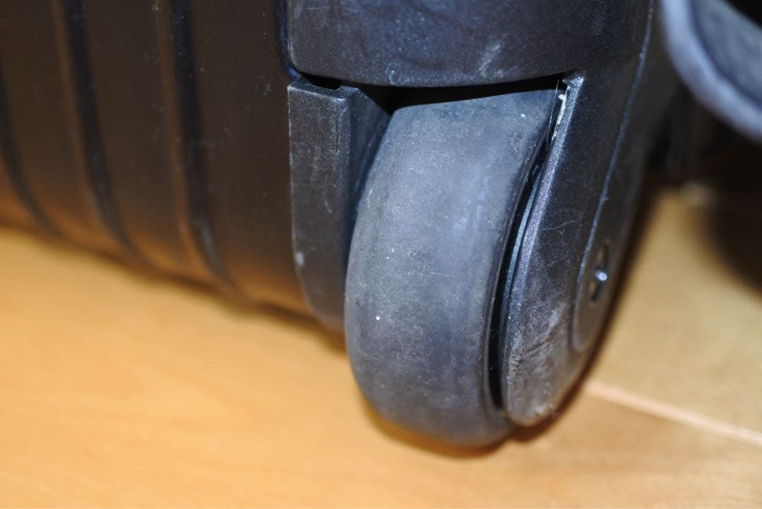 RIMOWA ブラック キャリーケース TSAロック リモワ