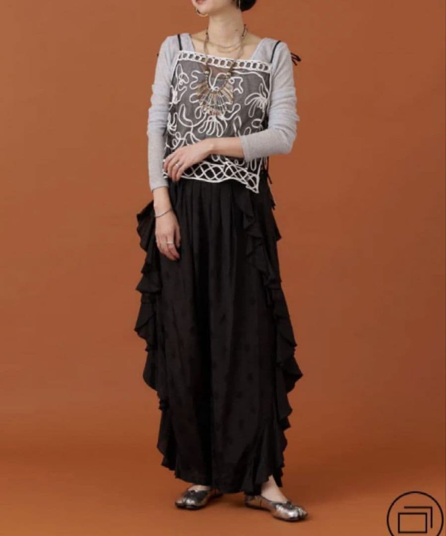 Sara mallika ブラック刺繍キャミソール　未使用