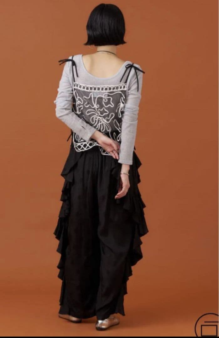 Sara mallika ブラック刺繍キャミソール　未使用