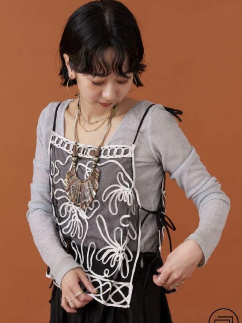 Sara mallika ブラック刺繍キャミソール　未使用