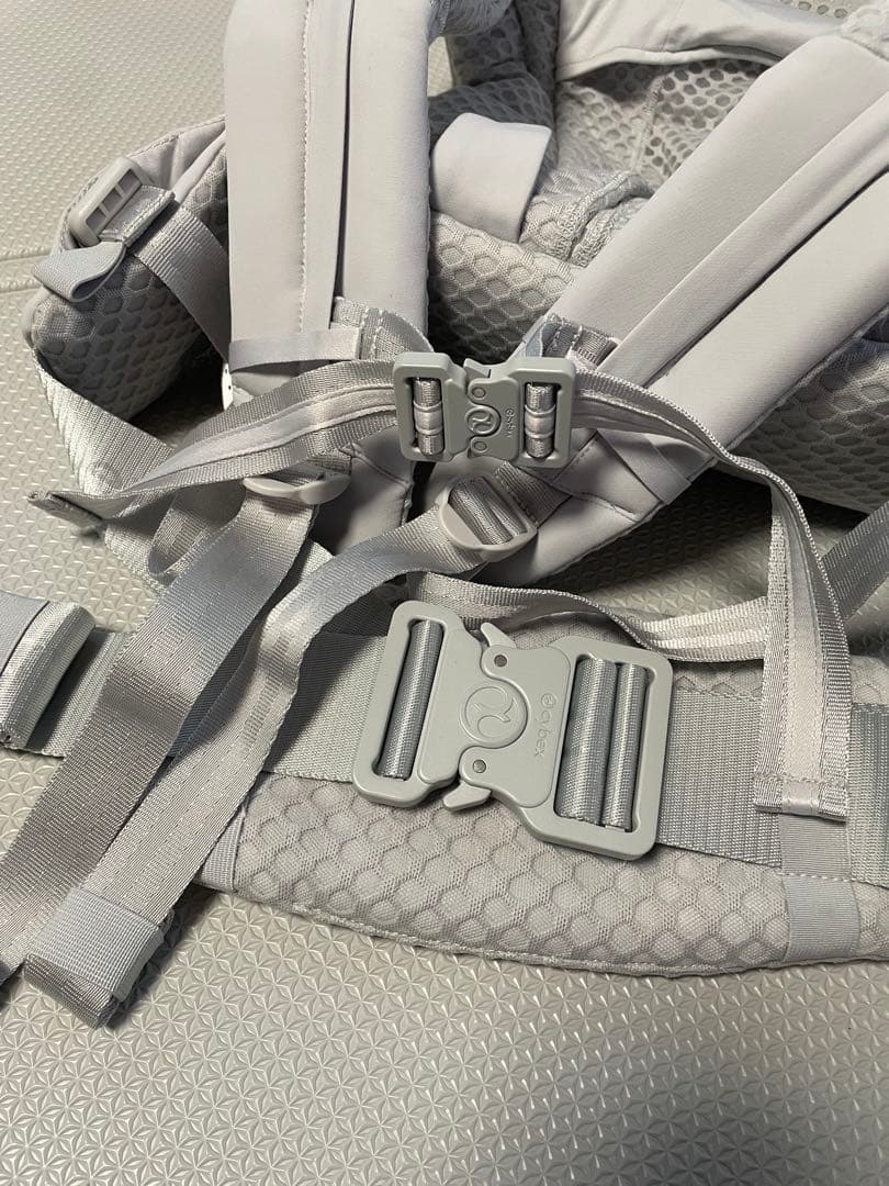 みい【美品】サイベックス　コヤキャリア　抱っこ紐　グレー