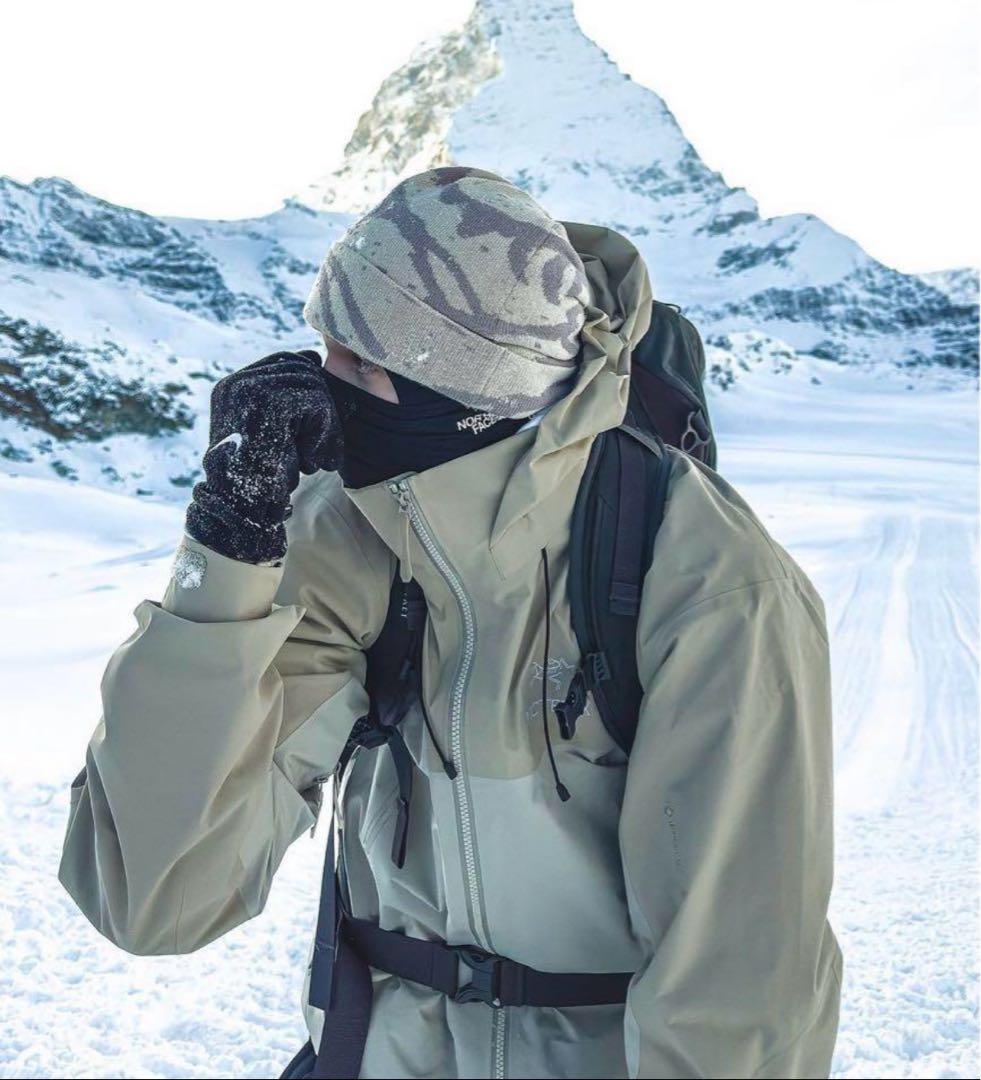 は*す様 最安値【23AW】ARC'TERYX BETA AR smoke bl