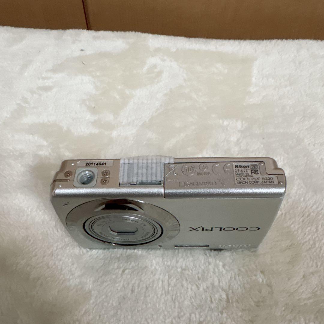 Nikon ニコン COOLPIX S220 デジカメ シルバー