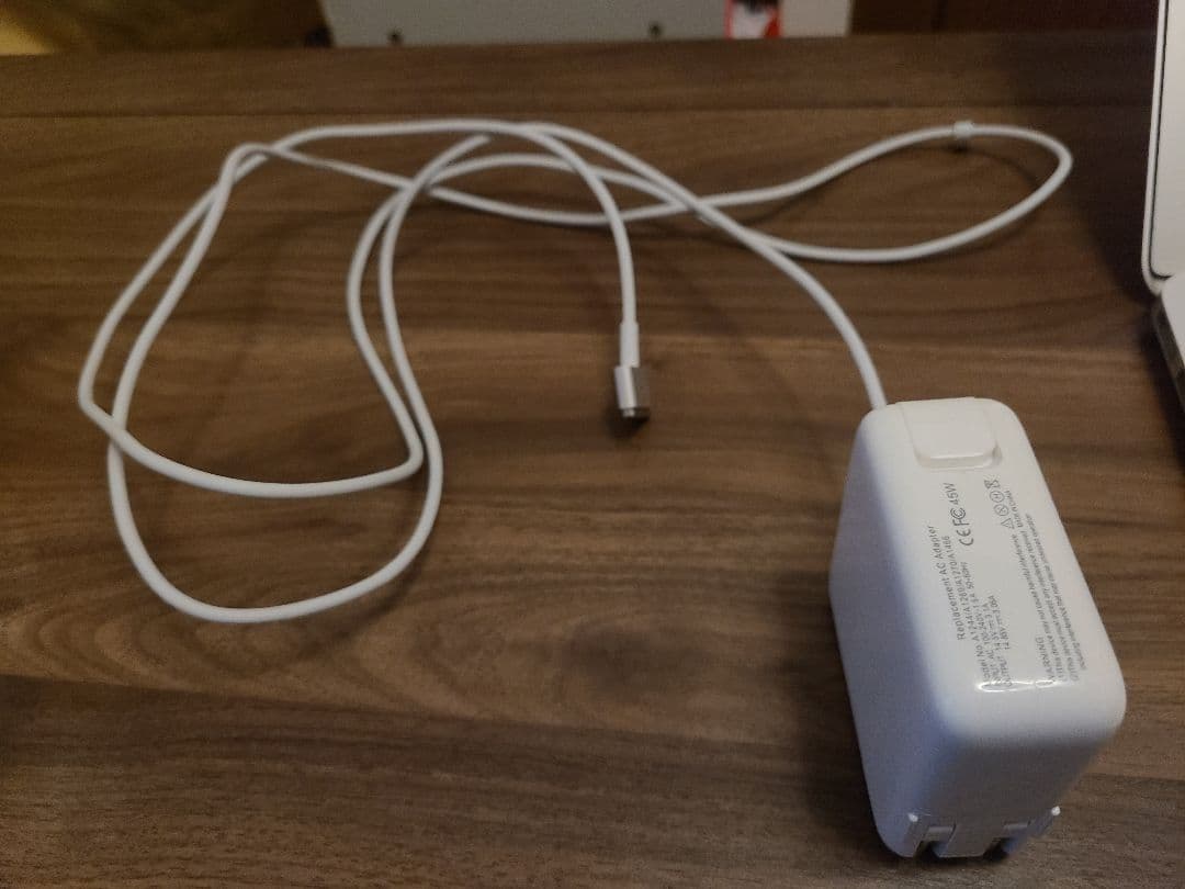 Apple MacBook Air 11インチ 2015 シルバー