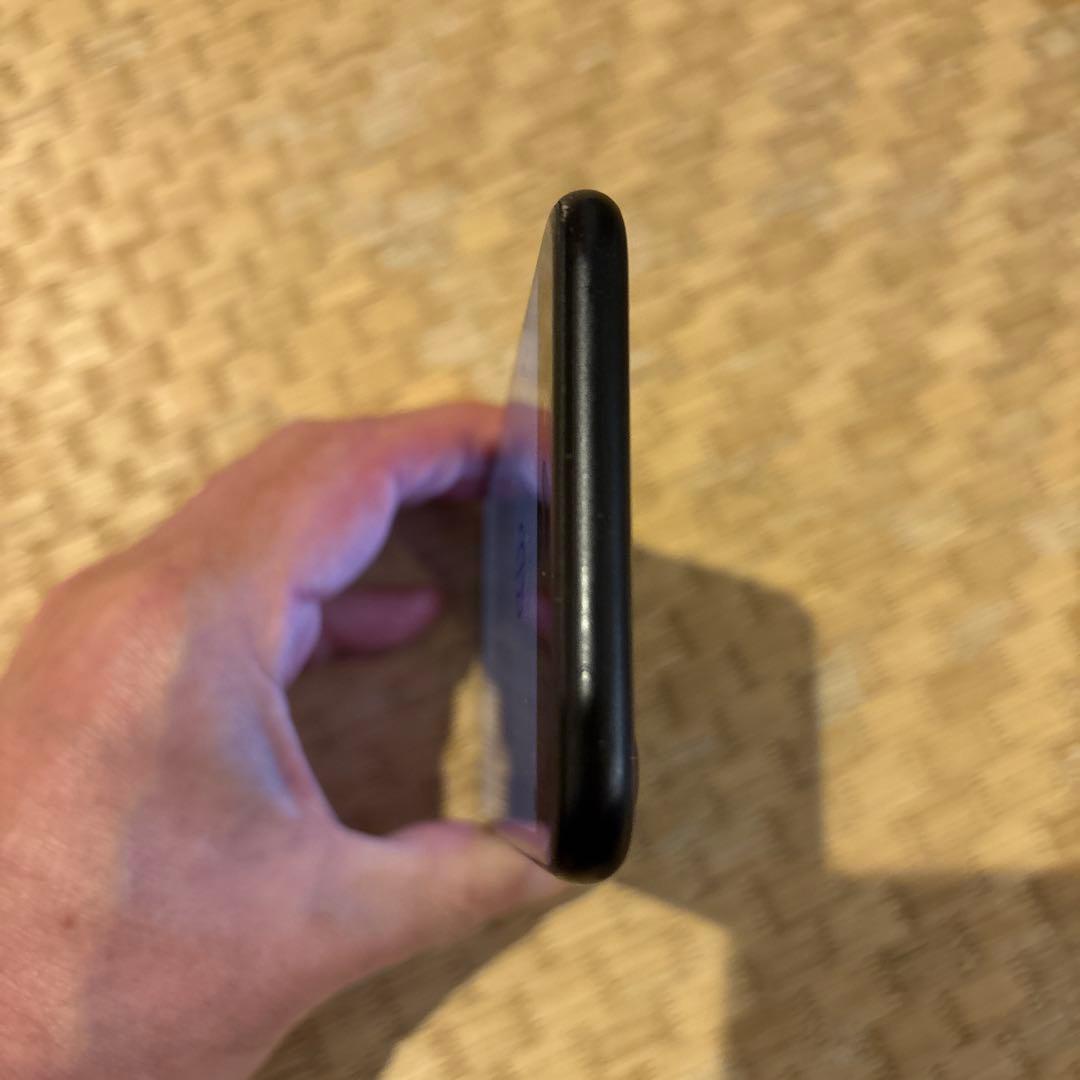 お*り様 iPhone SE2 64GB ブラック