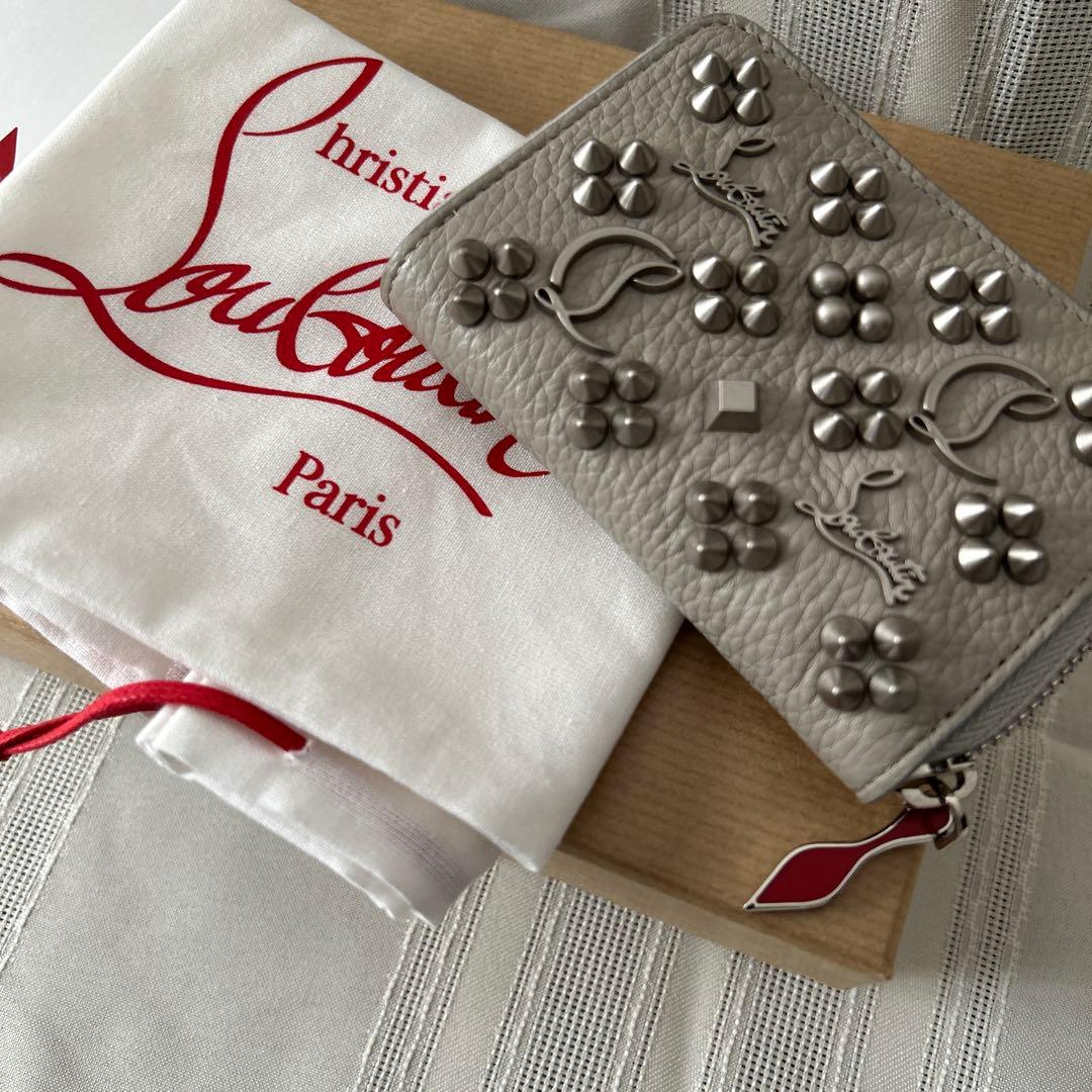 ルブタン 小銭入れ　パネトーネ スパイク スタッズ ケース