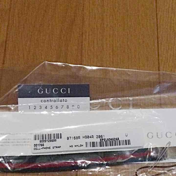新品 GUCCI 携帯ストラップ