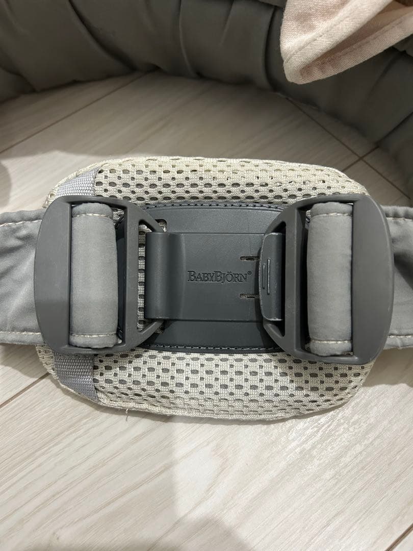 BABYBJÖRN BABY CARRIER HARMONY クリーム