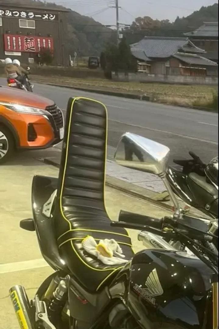 三段シート　黒金　cb400sf nc39、nc42 用