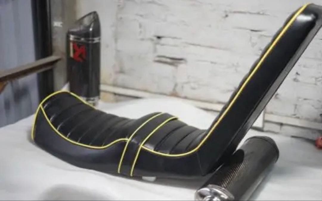 三段シート　黒金　cb400sf nc39、nc42 用