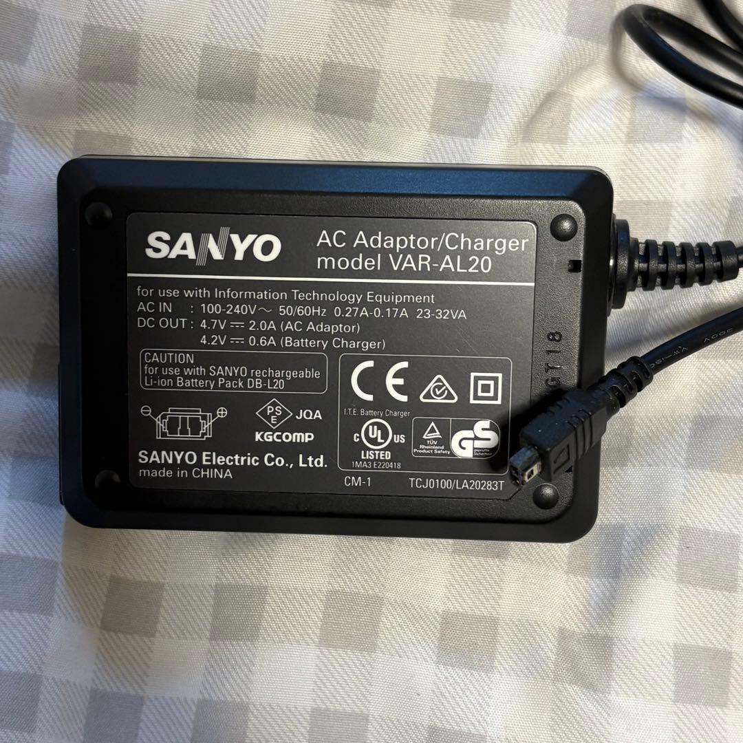 SANYO デジタルムービーカメラ Xacti C4（N）充電器付き