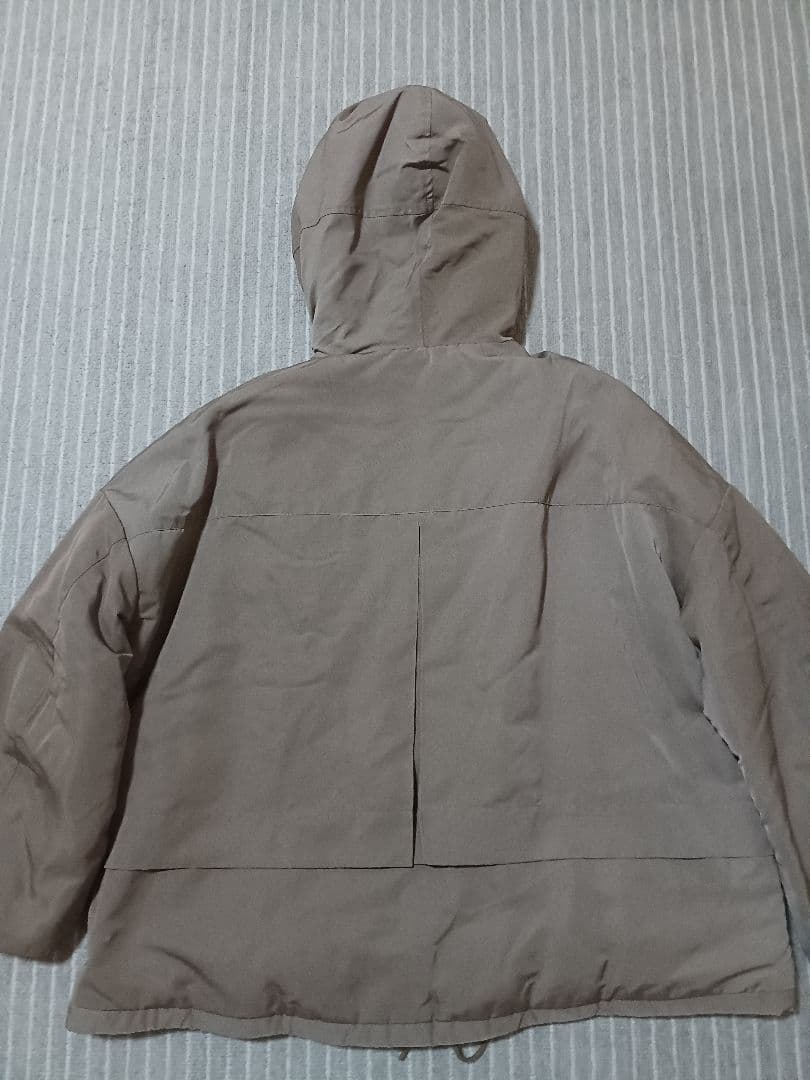 新品未使用　ユニクロ　ハイブリッドダウンオーバーサイズパーカ　L　ブラウン