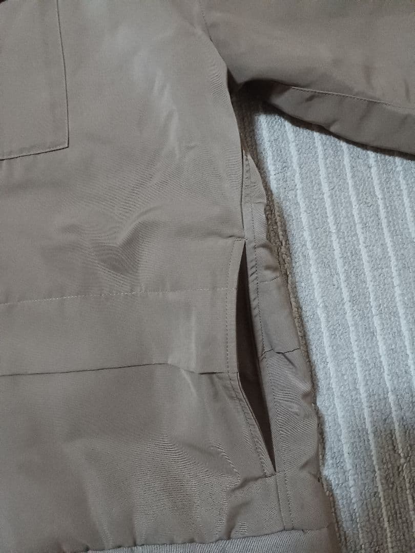 新品未使用　ユニクロ　ハイブリッドダウンオーバーサイズパーカ　L　ブラウン