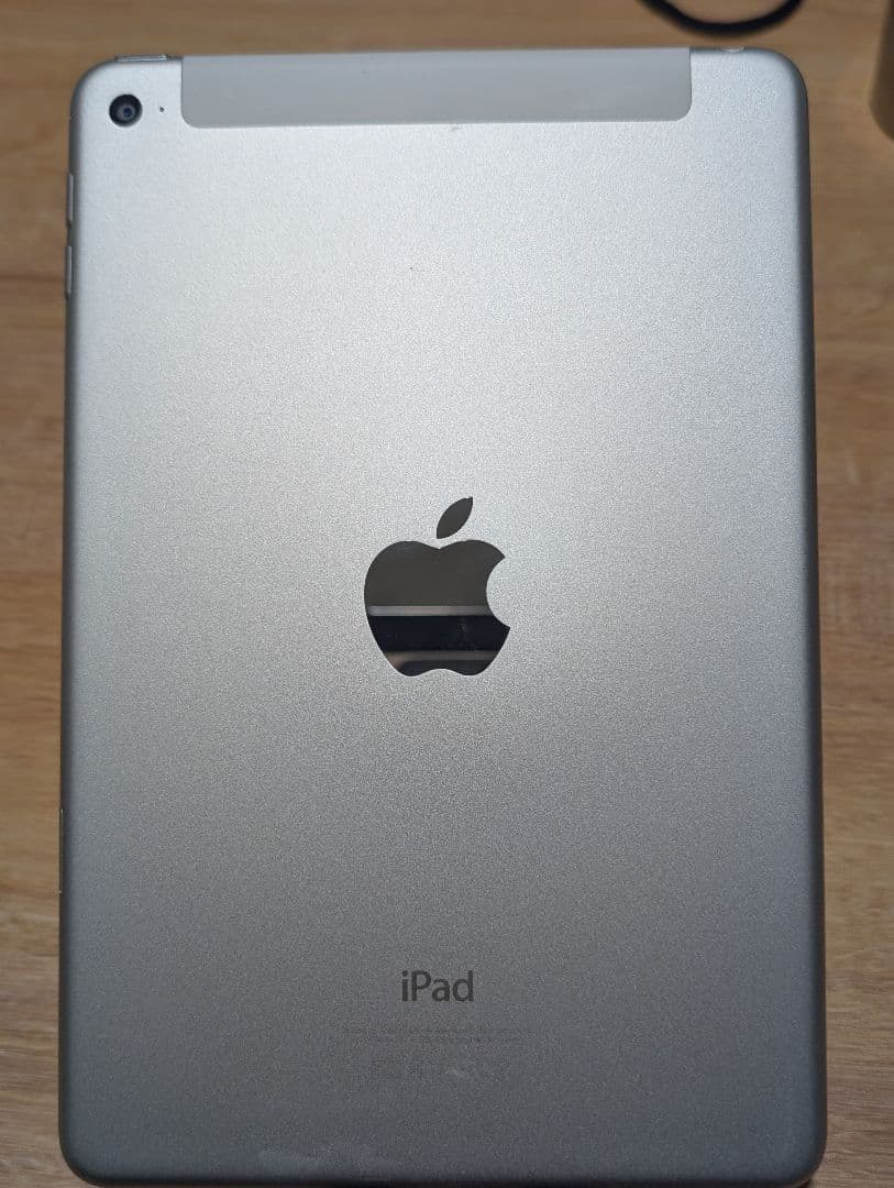 iPad mini4　シルバー　128G　wifi+Cellular