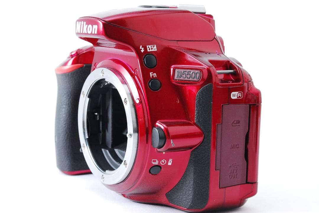 極上美品 Nikon D5500 ワインレッド WiFi スマホ転送 低ショット