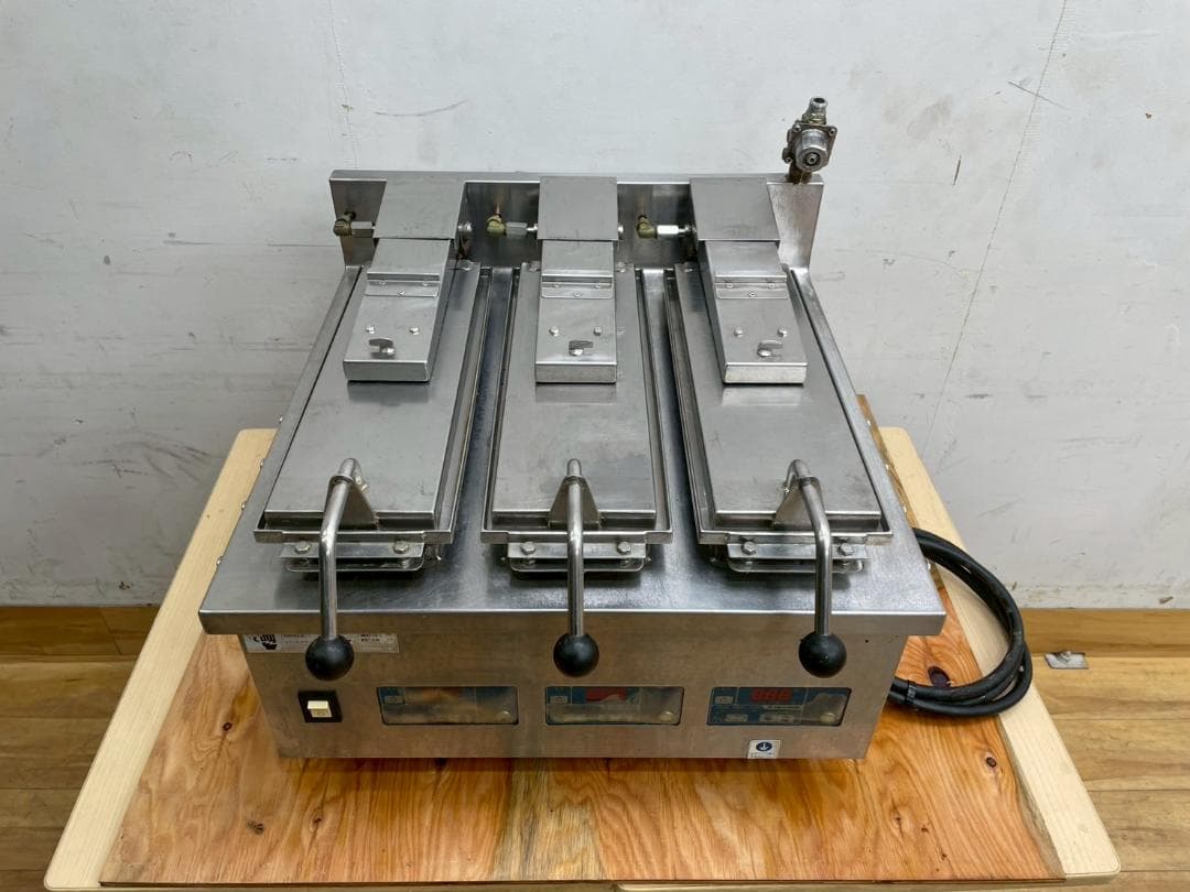 T7924☆ニチワ☆NICHIWA☆3連付☆電気自動餃子焼器☆卓上式☆