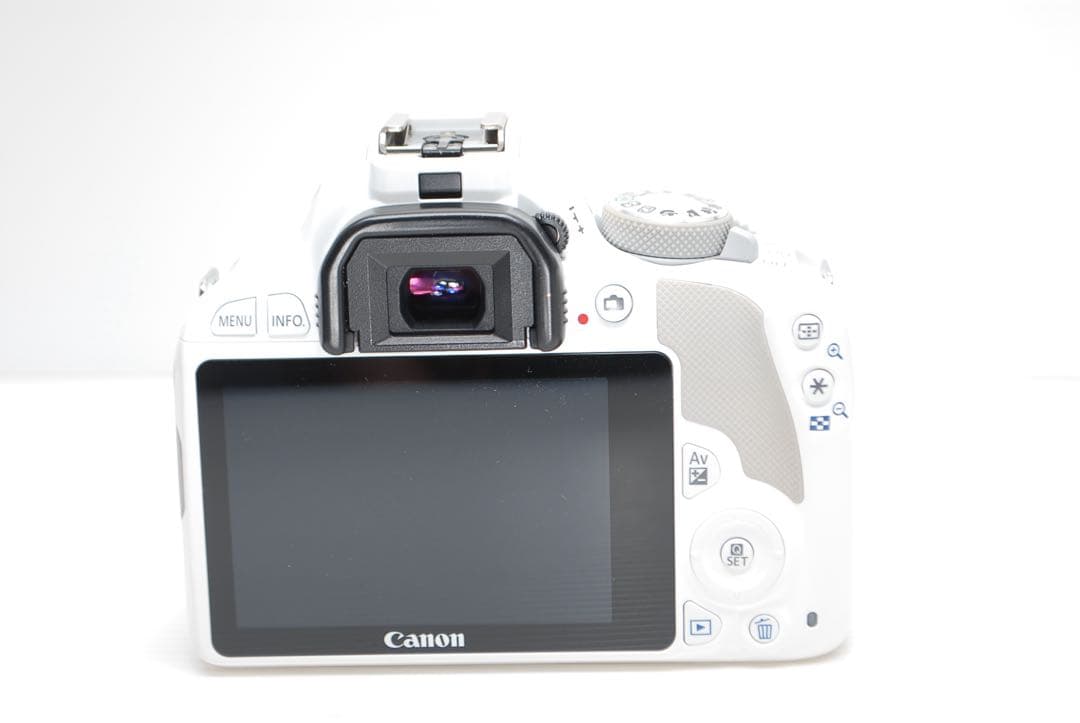 ⭐︎キャノン kiss X7⭐︎ホワイトカラー 美品 初心者おすすめ一眼レフ