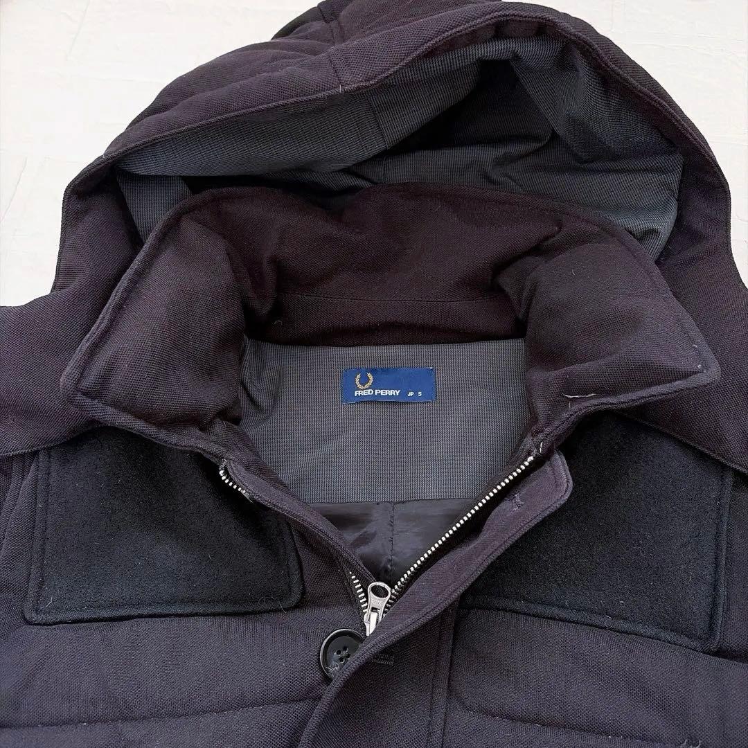 フレッドペリー　ダウンジャケット　ブルゾン　アウター　上着　フード付き　黒　S