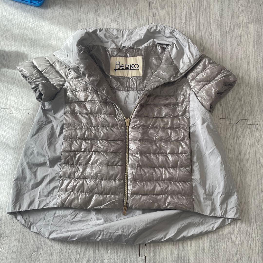 【新品未使用】Herno シルバー ショートスリーブダウンジャケット