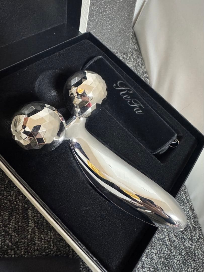 リファカラット　MTG ReFa 美顔ローラー　マッサージローラー 付属品あり