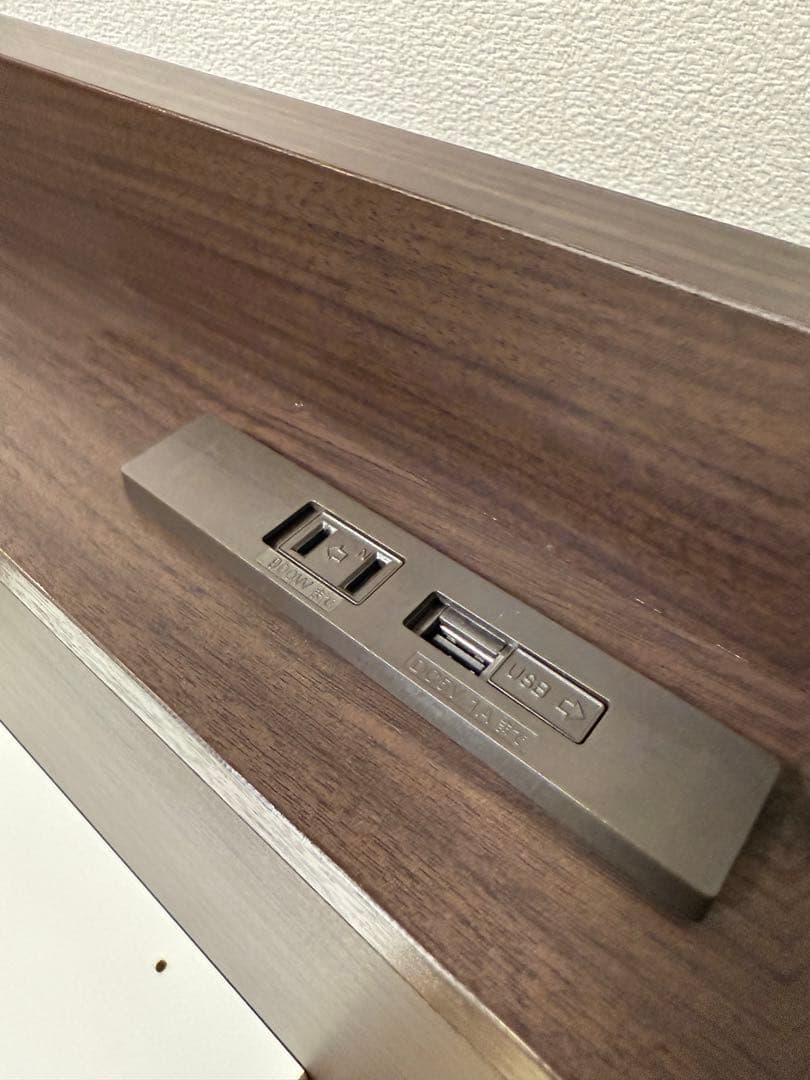 3/10まで　美品！ニトリセミダブルベッドフレーム ダークブラウン　引き出し付き